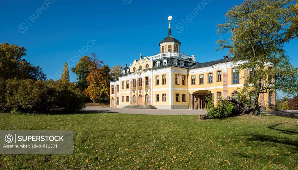 Schloss Belvedere Palace, now the Museum of Arts and Crafts of the 18th century, UNESCO World Cultural Heritage Site, rear view with the park, autumn ...