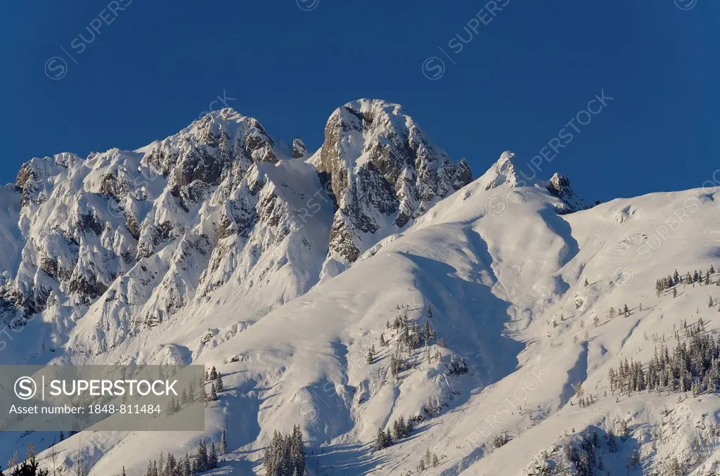Mittagsspitze Mountain and Fiechterspitze Mountain, mountain landscape in winter, Karwendel Mountains, Terfens, Tyrol, Austria