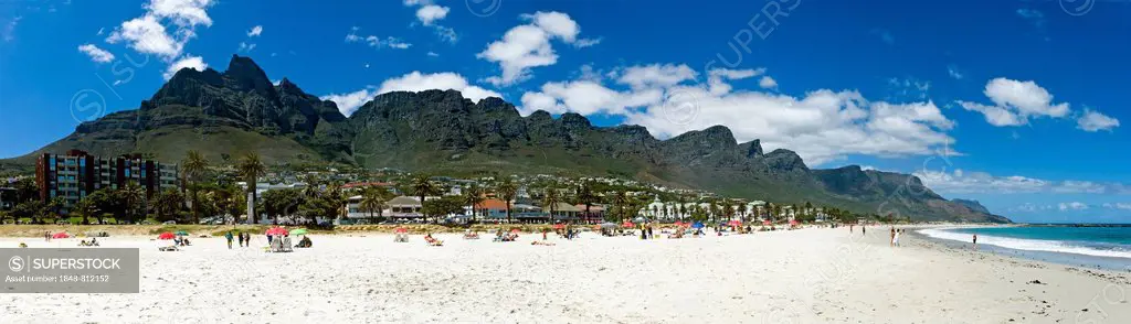 Camps Bay Beach, Twelve Apostles range, Table Mountain, Camps Bay, Cape Town, Western Cape, South Africa