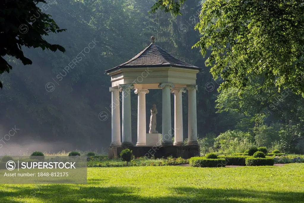 Temple of the Muses in the landscaped park of Tiefurt Mansion, UNESCO World Cultural Heritage Site, Weimar, Thuringia, Germany