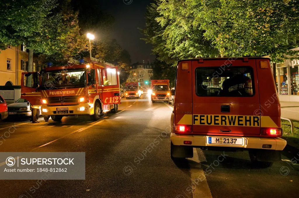 Emergency vehicles of the Munich fire brigade during an operation, Munich, Upper Bavaria, Bavaria, Germany