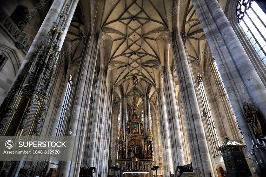 Vaulted ceiling and chancel of the late-gothic three-naved hall church, St. George's Minster, 1499, Dinkelsbühl, Middle Franconia, Bavaria, Germany