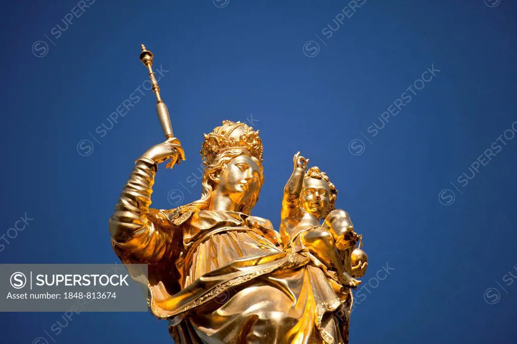 Golden statue of the Virgin Mary, Mariensaeule, Marian column on Marienplatz square, Munich, Upper Bavaria, Bavaria, Germany