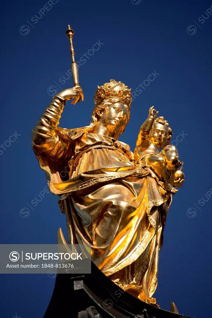Golden statue of the Virgin Mary, Mariensaeule, Marian column on Marienplatz square, Munich, Upper Bavaria, Bavaria, Germany