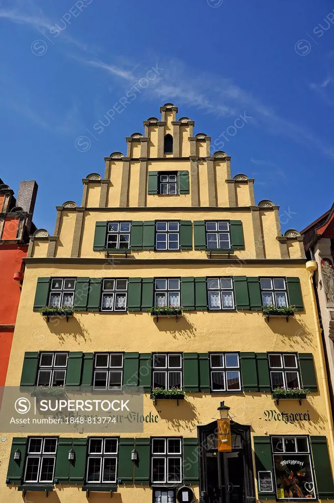 Façade of the Gasthaus zur Glocke, restaurant, circa 1600, Dinkelsbühl, Middle Franconia, Bavaria, Germany