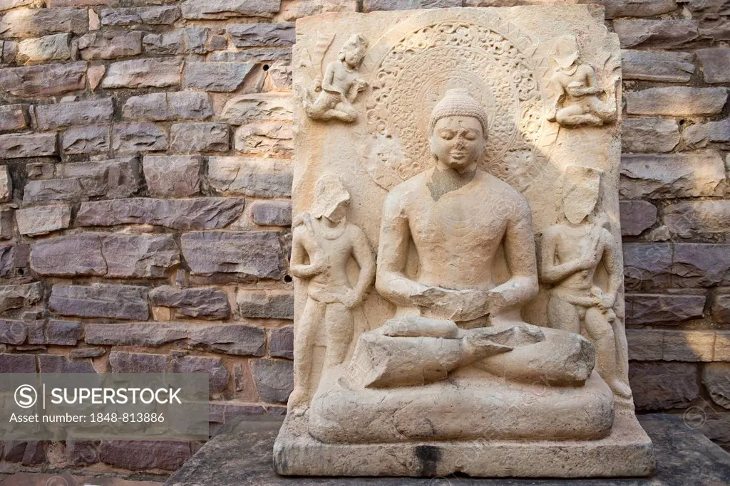Buddha statue at the Stupa of Sanchi, Mauryan dynasty, UNESCO World Heritage Site, Sanchi, Madhya Pradesh, India