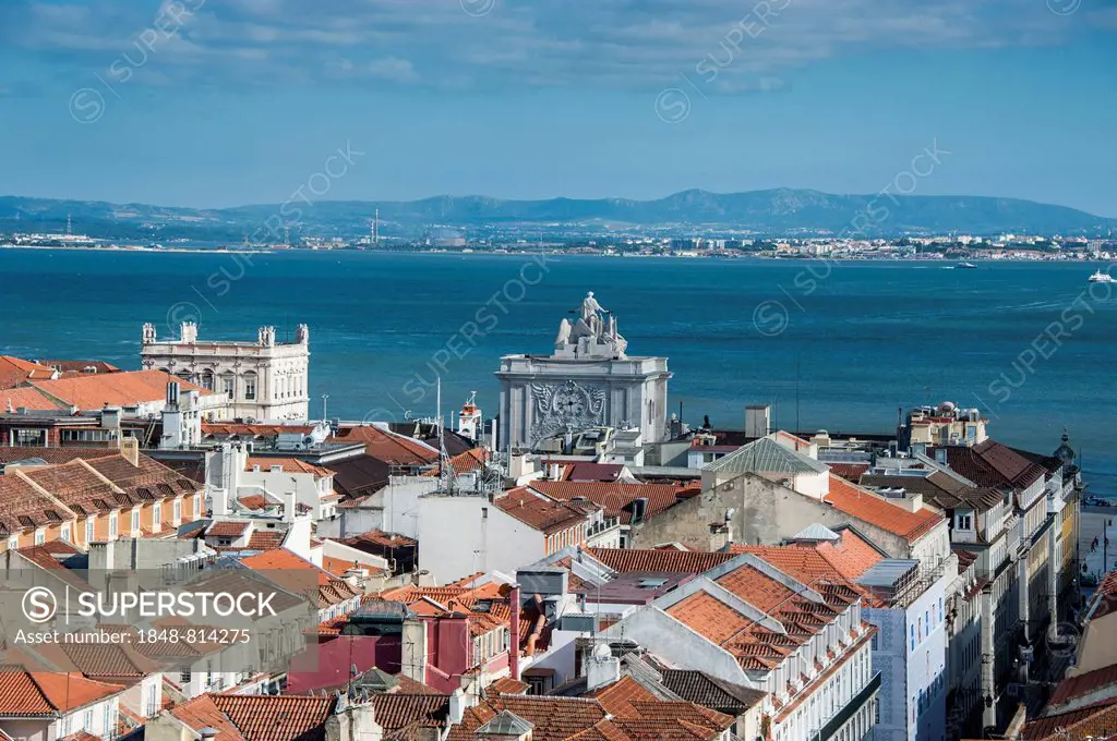 View across Lisbon, Lisbon, Lisbon District, Portugal