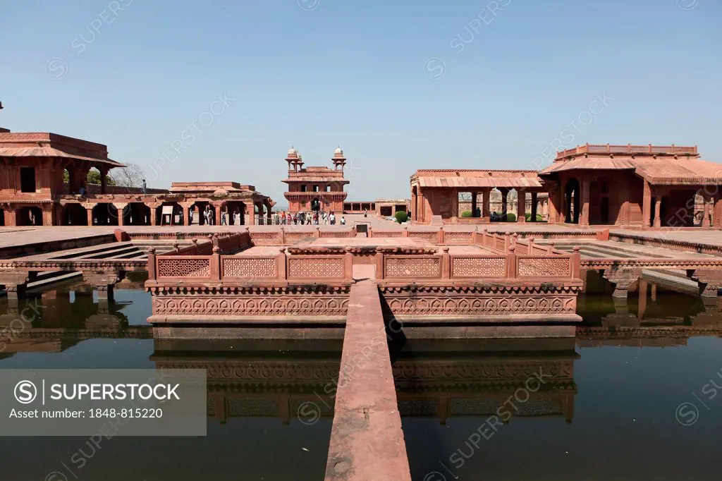 Abdar Khana building and the Anoop Talao water basin, UNESCO World Cultural Heritage Site, Fatehpur Sikri, Uttar Pradesh, India