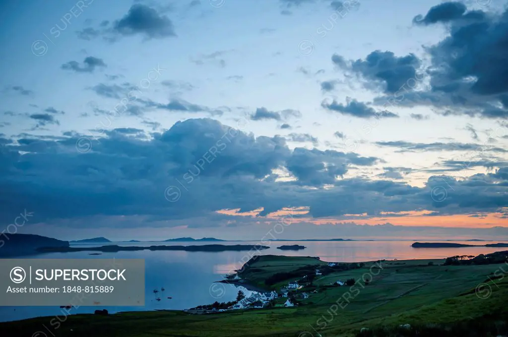 Evening atmosphere with views over Strait Little Minch towards the Outer Hebrides, Stein am Rhein, Kanton Schaffhausen, Schweiz, Isle of Skye, Inner H...