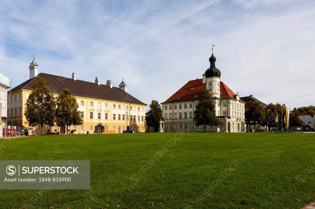 Pope Benedict XVI House, New Treasury and Pilgrimage Museum, left, and Town Hall, Altötting, Upper Bavaria, Bavaria, Germany