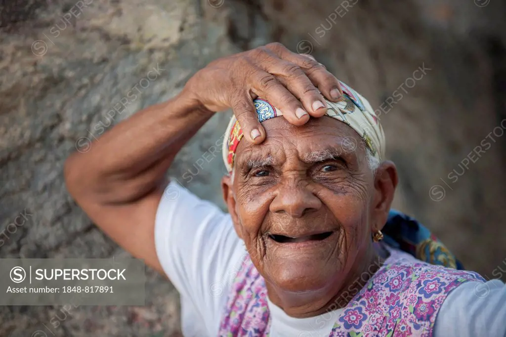 Elderly woman, Ponta do Sol, Santo Antío, Cape Verde