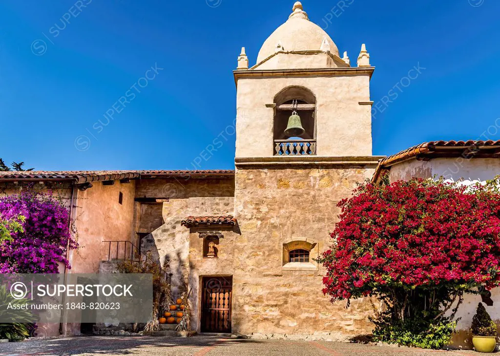 Courtyard and bell tower, Mission San Carlos Borromeo de Carmelo, Carmel-by-the-Sea, California, USA