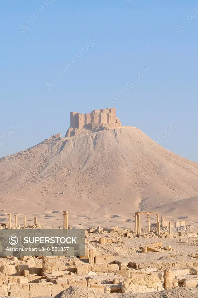 Ruins of the ancient city of Palmyra, Fakhr-al-Din al-Maani Castle castle at the back, Palmyra District, Homs Governorate, Syria