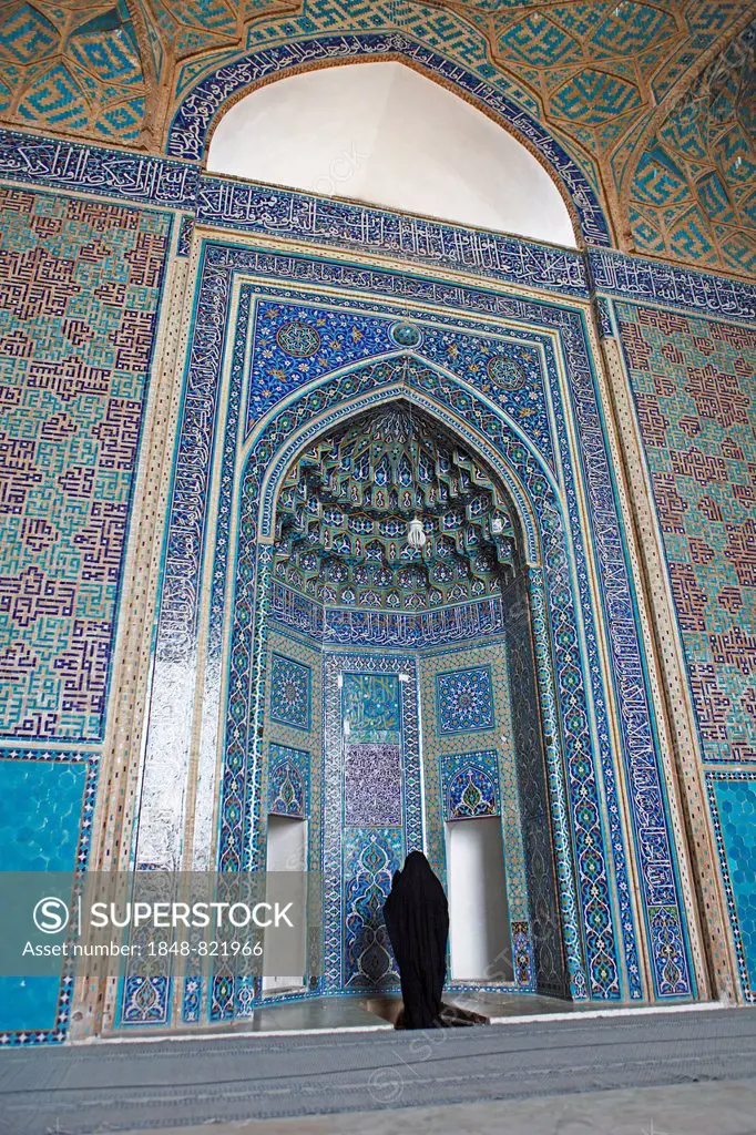 Woman praying in the Masjed-i Jamé Mosque or Friday Mosque, Yazd, Yazd Province, Persia, Iran