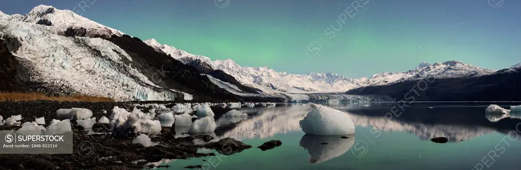 Aurora borealis, College Fjord, Prince William Sound, Alaska, USA