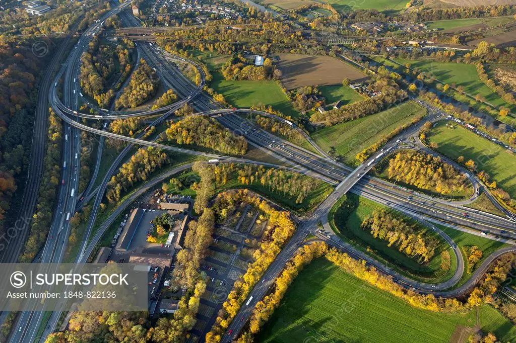 Autobahnkreuz Kaiserberg interchange, spaghetti junction, A3 motorway and A40 Ruhrschnellweg, aerial view, Duisburg, Ruhr Area, North Rhine-Westphalia...