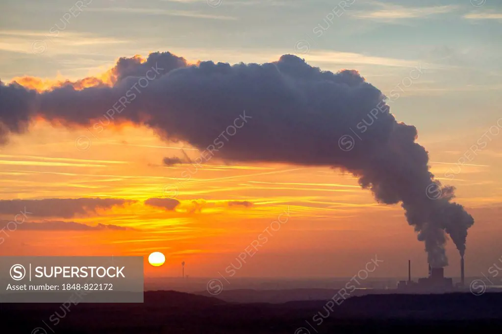 Sunset over the towns of Voerde and Dinslaken from Hünxe, STEAG power plant Voerde, coal-fired power plant, Ruhr area, North Rhine-Westphalia, Germany
