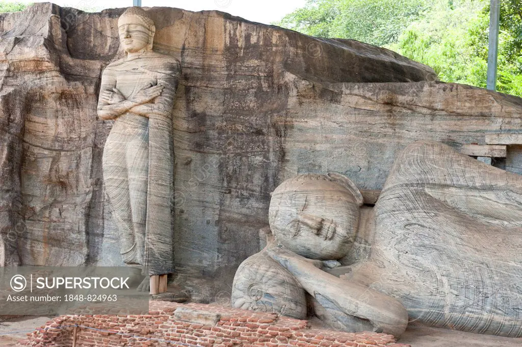 Rock reliefs, a standing and a reclining Buddha, Gal Vihara Temple, Polonnaruwa, Sri Lanka