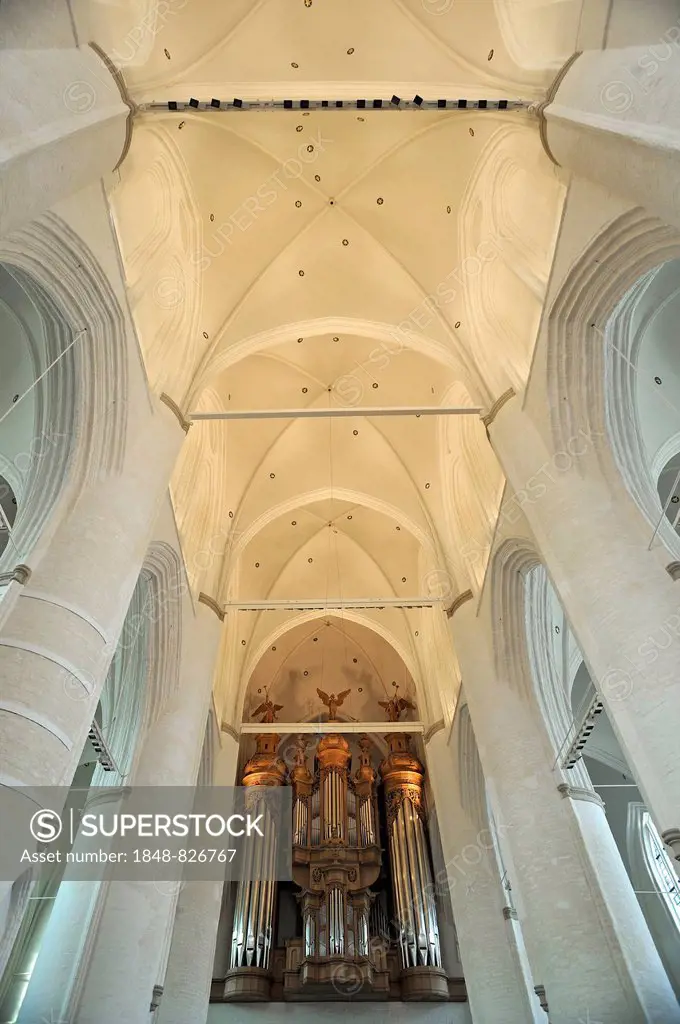 Vaulted ceiling with Flentrop organ, Church of Saint Catherine, Hamburg, Germany