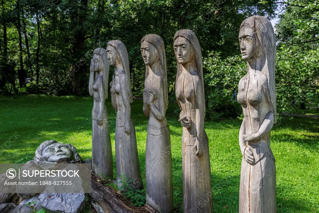 Wooden figures, Mazurski Eden or Masurian Garden of Eden, reconstruction of Galindian culture, Gmina Ruciane-Nida, Warmian-Masurian Voivodeship, Polan...