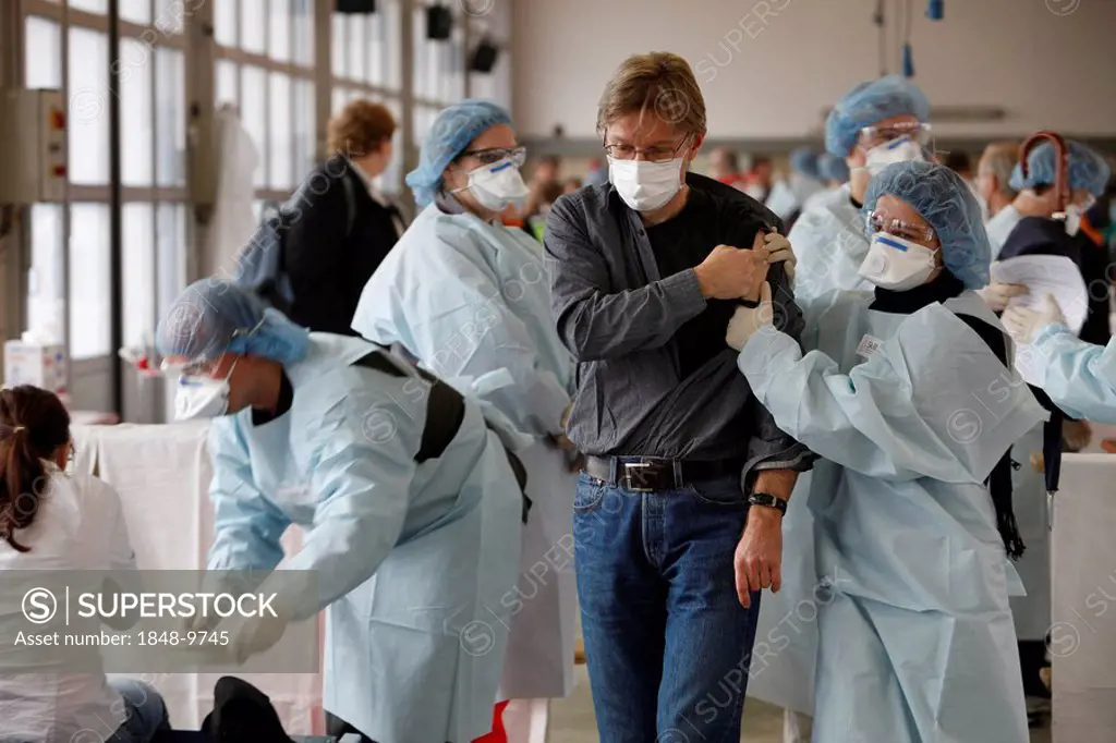 Pandemia drill Outbreak of the professional fire brigade Essen, training the mass vaccination of the population at threat by a virus, Essen, North Rhi...