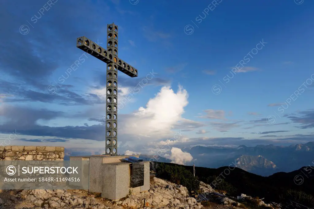 Europakreuz summit cross on Alberfeldkogel, Feuerkogel area, Höllengebirge mountains, Salzkammergut, Upper Austria, Austria