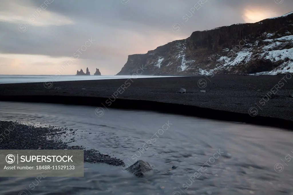 Reynisdrangar pinnacles, Vik i Myrdal, Mýrdalur, Southern Region, Iceland
