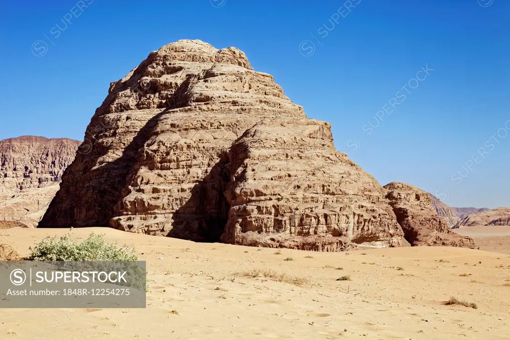 Desert plain with sandstone cliffs, desert, Wadi Rum, Jordan
