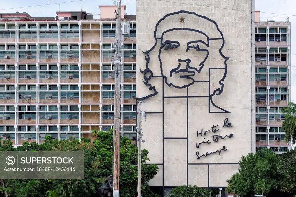Portrait of Che Guevara on a wall of the Ministry of the Interior in Revolution Square, Plaza de la Revolución, Vedado, Havana, Ciudad de La Habana, C...
