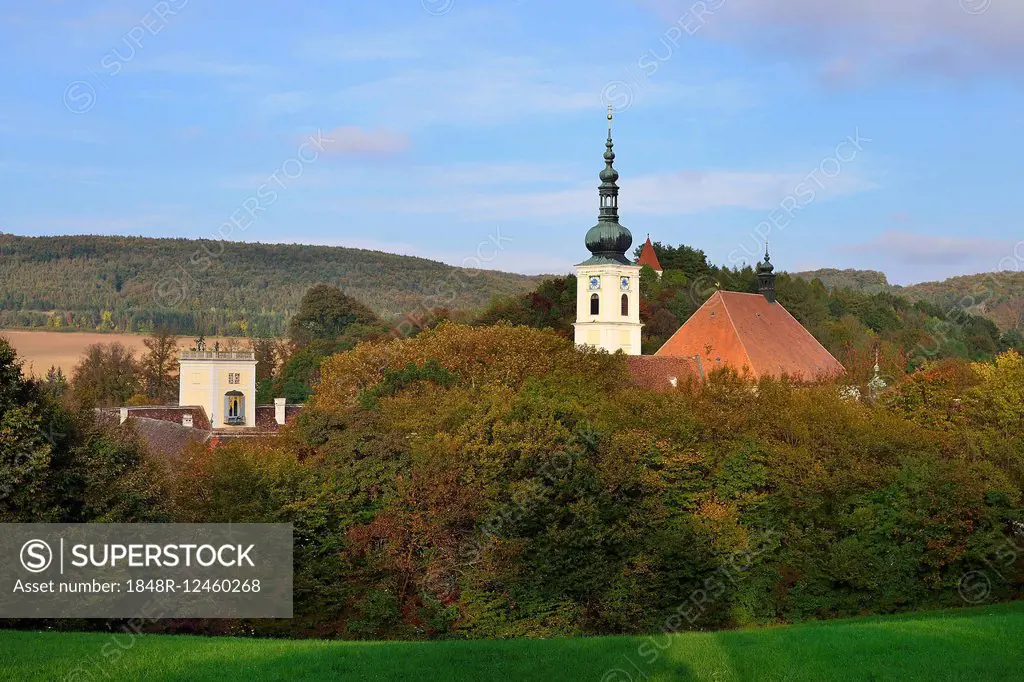 Heiligenkreuz Abbey, Stift Heiligenkreuz, Cistercian monastery of the collegiate church in autumn, Heiligenkreuz, Lower Austria, Austria