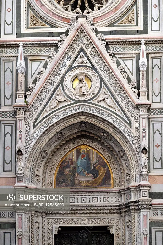 Detail of the marble facade, Duomo Santa Maria del Fiore cathedral, Florence, Tuscany, Italy