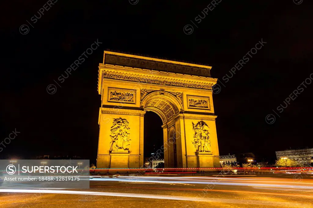 Triumphal Arch, Arc de Triomphe at night, trails of light, Place Charles de Gaulle, Paris, Ile-de-France, France