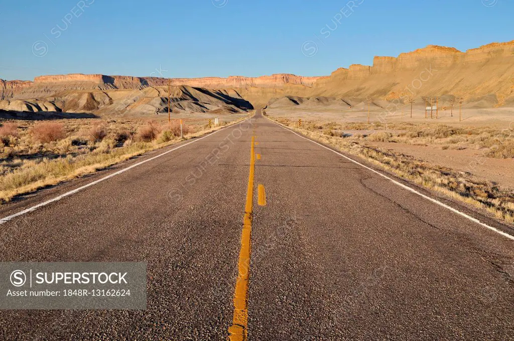 Utah Highway 24 in the desert, Colorado Plateau, Utah, USA