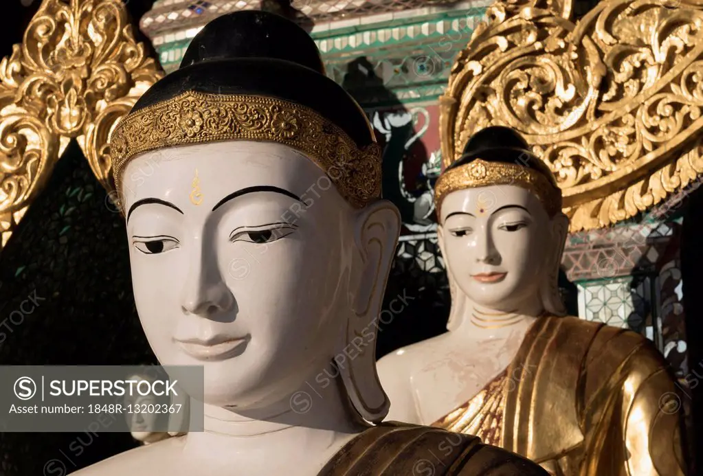 Buddhas in Koo Chein Kan and Ma Kyee Kyee Hall, Shwedagon Pagoda, Yangon, Rangoon, Burma, Myanmar