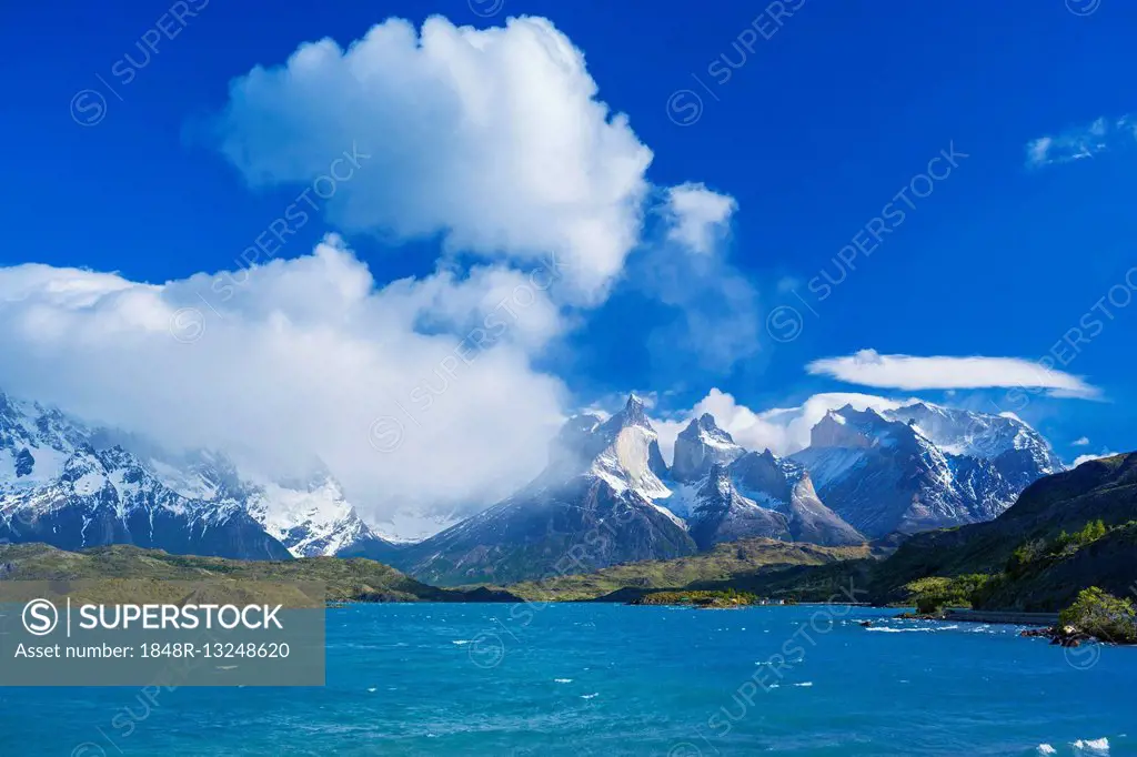 Cordillera del Paine, horns of Torres del Paine, Cuernos del Paine, Lake Pehoe, Torres del Paine National Park, Patagonia, Chile