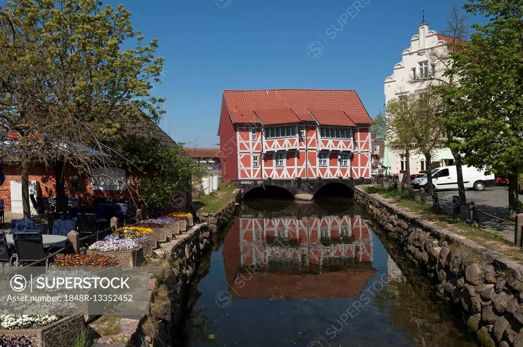 Vault, timber-framed building from the 17th century, Wismar, Mecklenburg-Western Pomerania, Germany