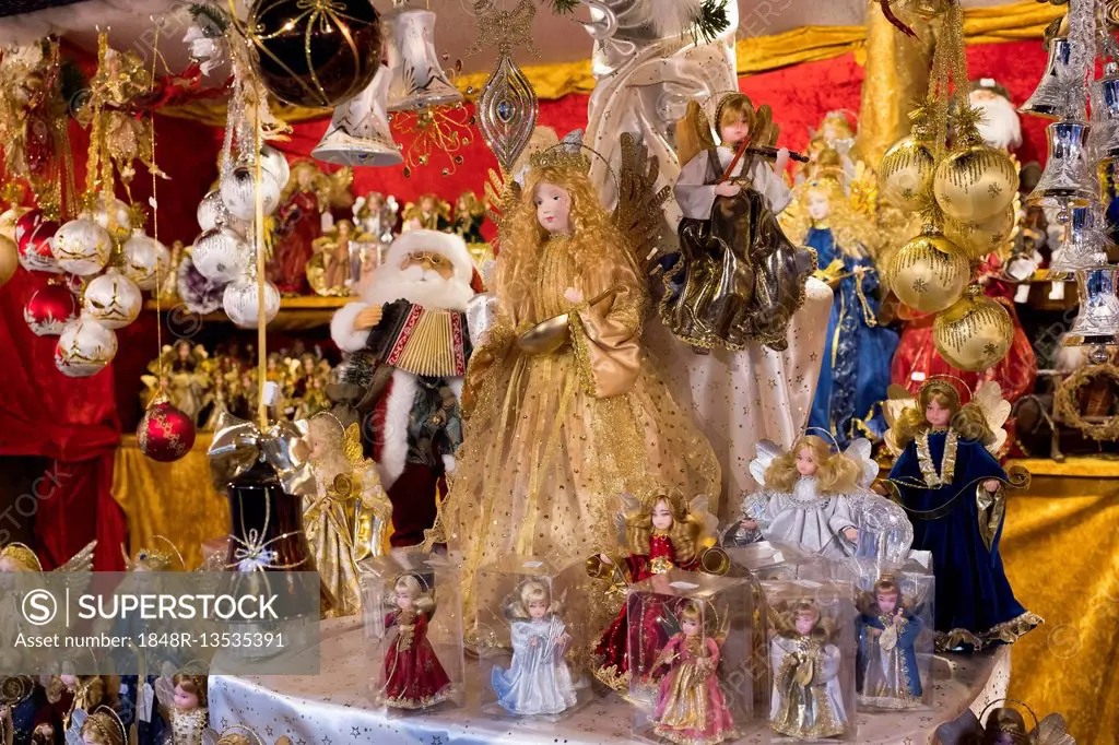 Various angel figurines at market stall, Christmas decorations, Nuremberg Christmas market, Nuremberg, Middle Franconia, Franconia, Bavaria, Germany