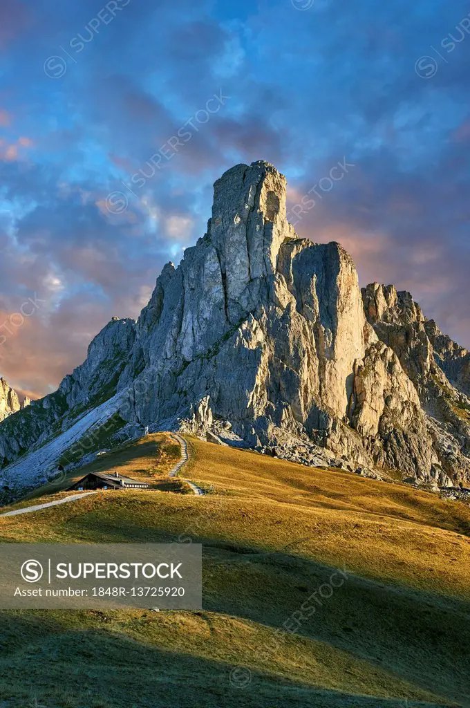 Nuvolau mountain, Giau Pass, Passo di Giau, Colle Santa Lucia, Dolomites, Belluno, Italy