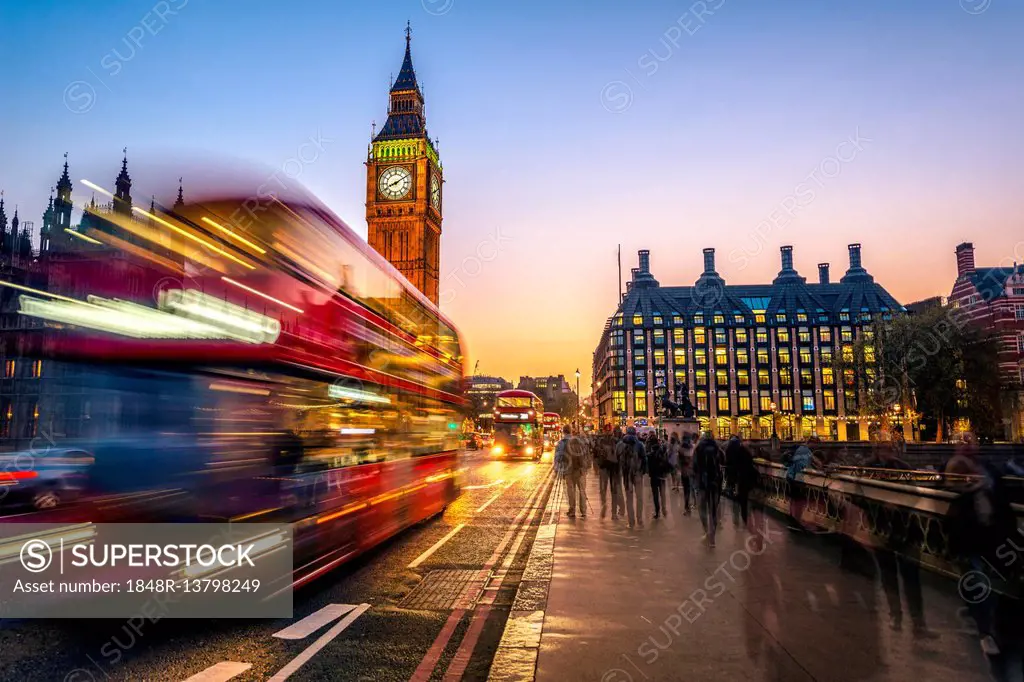 Red double decker bus in front of Big Ben, dusk, evening light, sunset, Houses of Parliament, Westminster Bridge, City of Westminster, London, London ...