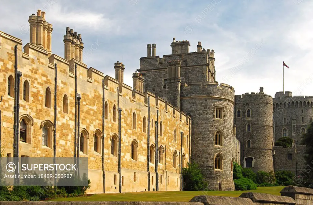 Facade of Windsor Castle, round tower on the right, Windsor, UK, Europe