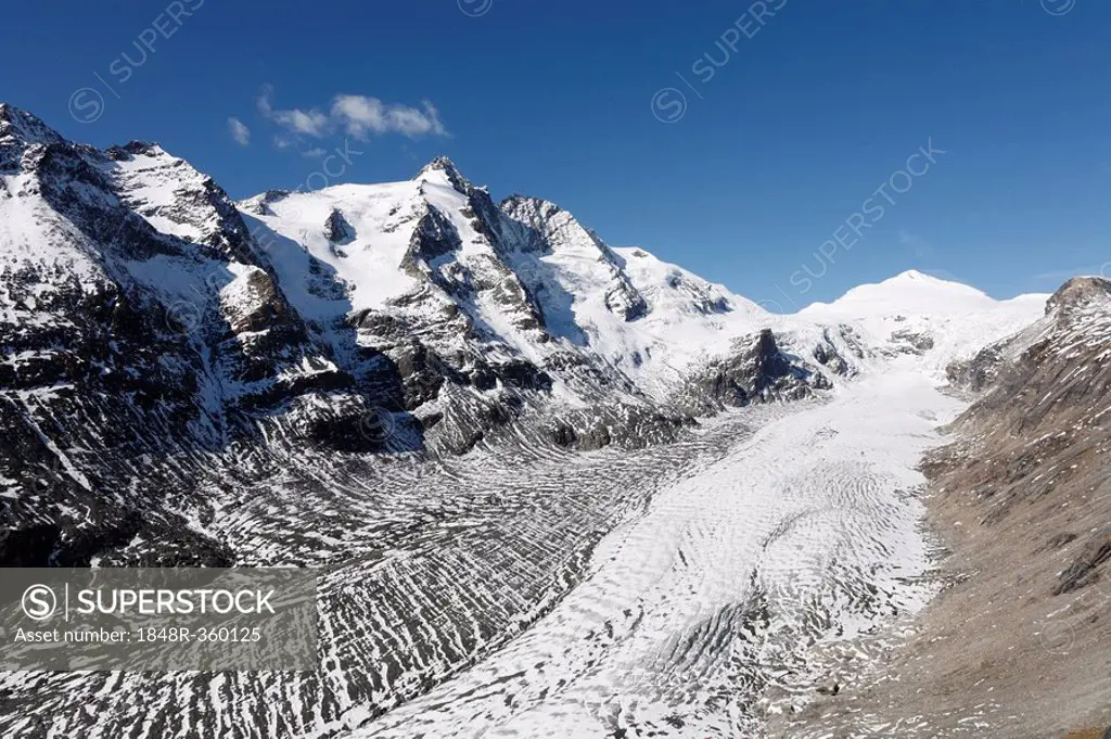 Grossglockner, Pasterze Glacier, view from Kaiser-Franz-Josefs-Hoehe, Grossglockner High Alpine Road, Hohe Tauern National Park, Carinthia, Austria, E...