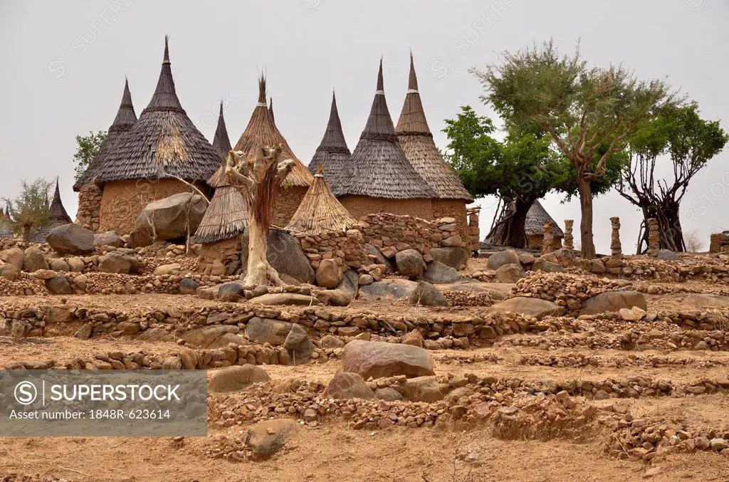 Village with typically thatched rondavels in the Mandara Mountains, Cameroon, Central Africa, Africa