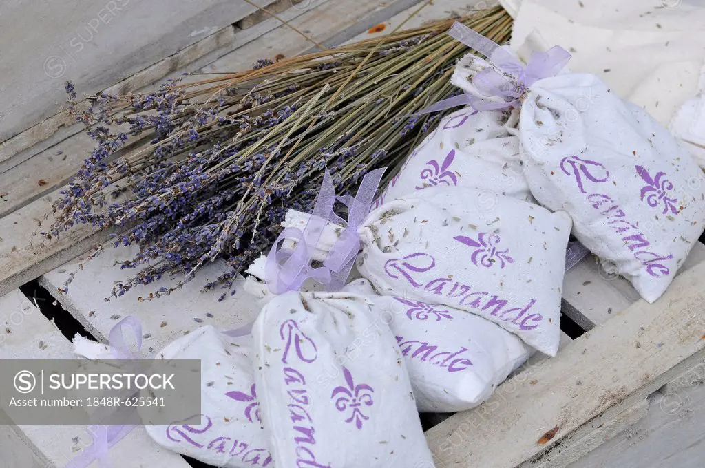 Dried lavender, sachets with lavender flowerheads