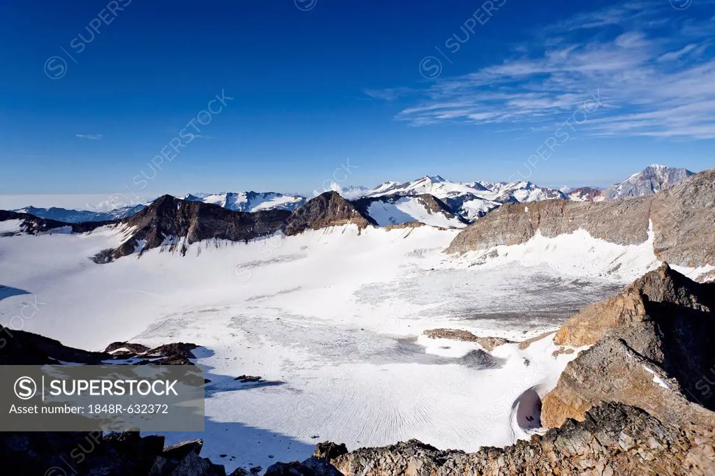 View during the ascent to the peak of Hoher Angulus mountain, Ortler region, Koenig mountain at the back, province of Bolzano-Bozen, Italy, Europe