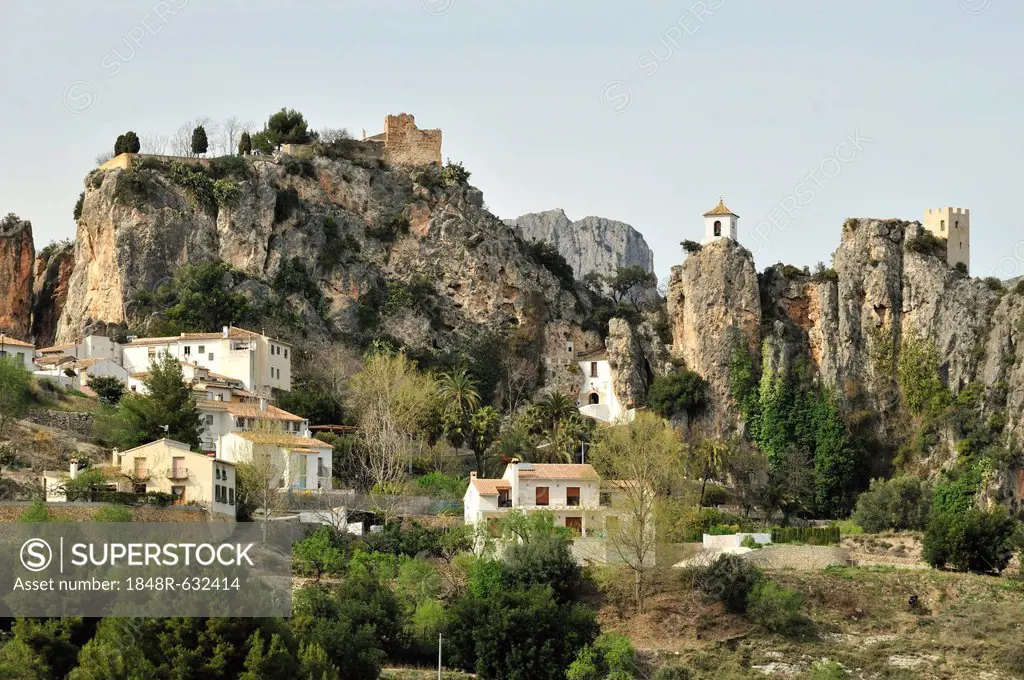 Village view with the Castillo de San José, Guadalest, Costa Blanca, Spain, Europe