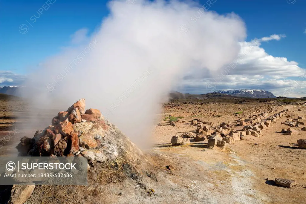 Solfataras, fumaroles, sulfur and other minerals, steam, Hveraroend geothermal area, Námafjall mountains, Mývatn area, Norðurland eystra, the north-ea...