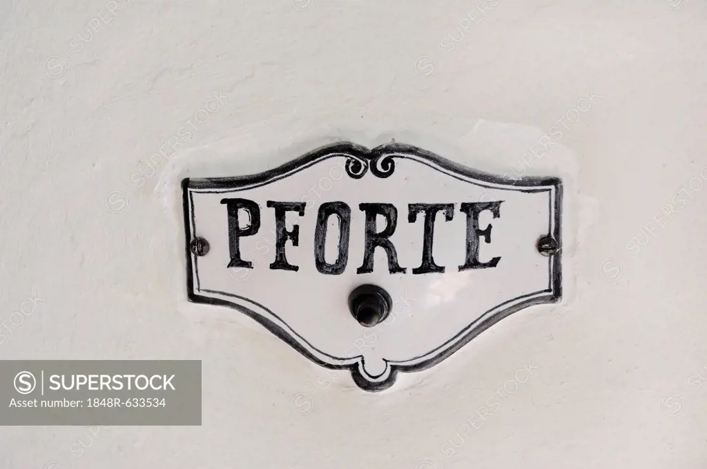 Doorbell, labelled Pforte, German for gateway