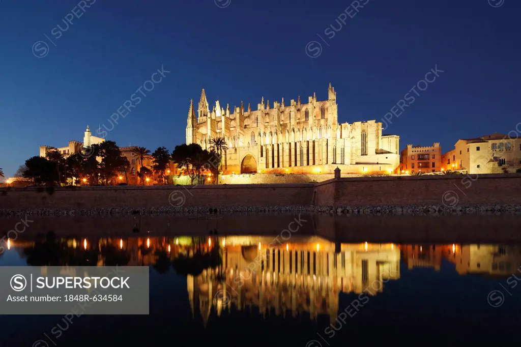 La Seu Cathedral, Parc de Mar, Palma de Majorca, Majorca, Balearic Islands, Spain, Europe