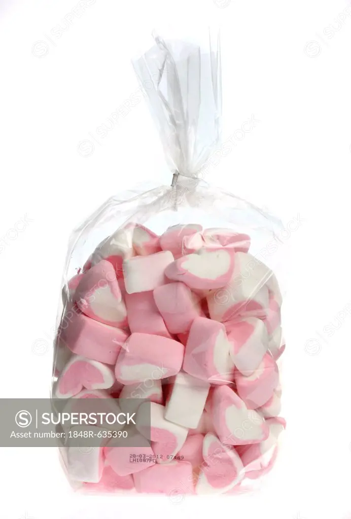 Marshmallow hearts in a clear cup
