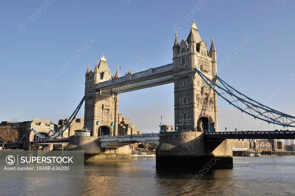 Tower Bridge over the River Thames, London, England, UK, Europe